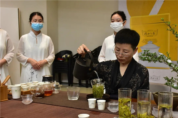 新理念、新時尚、新方式、新感受——德宇集團舉行2022得雨活茶新品發布推廣會